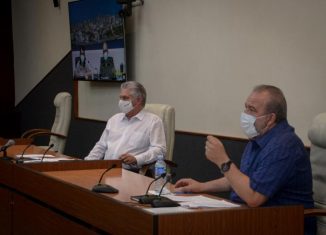 Así lo confirmó José Angel Portal Miranda, ministro de Salud Pública, al actualizar acerca de la situación epidemiológica del país durante la reunión del grupo temporal de trabajo para la prevención y control del nuevo coronavirus, que cada tarde encabezan el Presidente de la República, Miguel Díaz-Canel Bermúdez, y el primer ministro, Manuel Marrero Cruz.