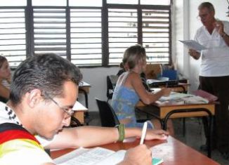 estudiantes de las facultades obreras y campesinas