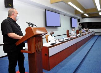 Durante el análisis del Buró Político se reconoció la labor desarrollada por todo nuestro pueblo, que ha permitido enfrentar exitosamente los retos impuestos ante esta epidemia.