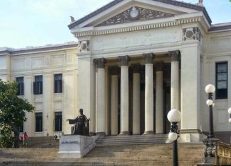 El presidente de Cuba, Miguel Díaz-Canel Bermúdez, celebró este jueves la entrada por primera vez de la Universidad de La Habana (UH) entre los primeros 500 centros ubicados en el exigente Ranking Mundial de Universidades QS 2021.