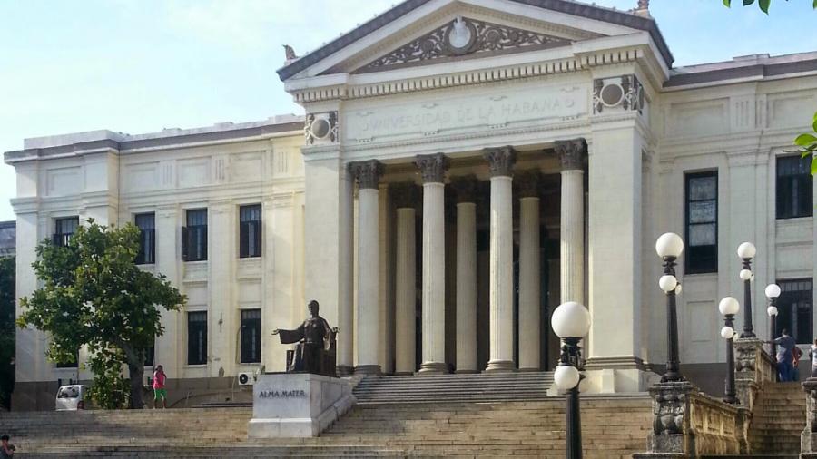 El presidente de Cuba, Miguel Díaz-Canel Bermúdez, celebró este jueves la entrada por primera vez de la Universidad de La Habana (UH) entre los primeros 500 centros ubicados en el exigente Ranking Mundial de Universidades QS 2021.