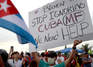 El movimiento recordó que “desde 1962 Estados Unidos ha impuesto dolor y sufrimiento al pueblo cubano”, al cortar el acceso a suministros, alimentos y medicinas, “lo que le ha costado a la pequeña nación un estimado de 130 000 000 de dólares”.