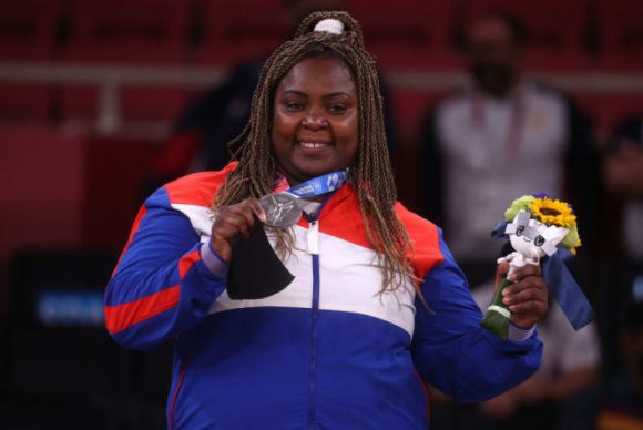 Por cuartos juegos consecutivos subió al podio en los más de 78 kilogramos del judo olímpico. No pudo vencer en el combate final, un desafío ante una mujer que la había vencido en tres ocasiones previas y que ahora le impuso un muro difícil de quebrar.