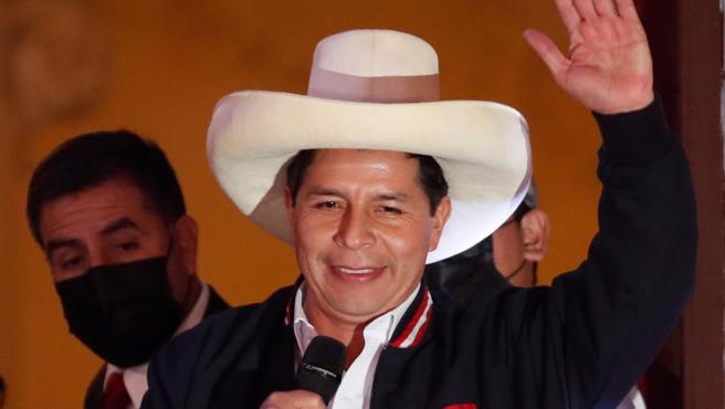 El Presidente de la República, Miguel Díaz-Canel Bermúdez, y el ministro de Relaciones Exteriores, Bruno Rodríguez Parrilla, felicitaron a nuevo mandatario de Perú, Pedro Castillo Terrones, quien triunfó en la segunda vuelta de las elecciones.