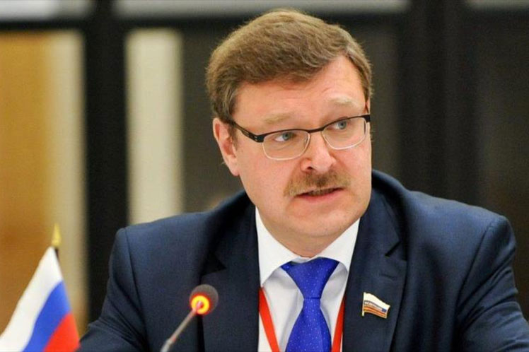 El presidente del Consejo de la Federación de Rusia, Konstantin Kosachev, destacó este viernes el llamado reiterado de su país a evitar las interferencias y presiones externas en los problemas que enfrenta Cuba.