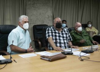 Constituyen Centro de Dirección del Gobierno con el objetivo de asegurar el abastecimiento de oxígeno a las instituciones de Salud de todo el país. El Presidente Díaz-Canel y el Primer Ministro participaron en una de sus sesiones de trabajo.