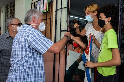 Presidente de Cuba promueve atención a sectores vulnerables en las comunidades