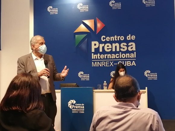 En conferencia de prensa, el doctor Mitchell Valdés-Sosa, director general del Centro de Neurociencias de Cuba, señaló que después de cinco años sigue sin explicación aceptable los incidentes de salud no identificados en diplomáticos norteamericanos.