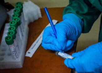 El Jefe Nacional Epidemiología del MINSAP, Dr. Francisco Durán, detalló que para la detección del virus se estudiaron la víspera 53 918 muestras y en la isla han analizado un total de 8 889 419 pruebas.