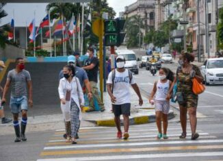 De los casos confirmados 8 315 (99.7%) fueron contactos de casos confirmados, total de 742 145 (98.5%), 5 (0.06%) con fuente de infección en el extranjero, se acumulan 11 302 (1.5%) y 22 (0.30%) sin fuente de infección precisada.