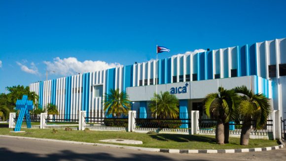 La Empresa Laboratorios AICA, el Centro de Inmunoensayo (CIE) y el de Neurociencias de Cuba (Cneuro), entidades que integran el Grupo de las Industrias Biotecnológicas y Farmacéuticas, BioCubaFarma, recibieron la categoría de Empresa de Alta Tecnología.
