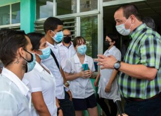 El ministro de Salud Pública de Cuba, José Ángel Portal Miranda recorrió la occidental provincia de Pinar del Río, actual epicentro de la pandemia en el país.