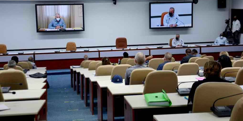 En la reunión, dirigida por el primer ministro, Manuel Marrero Cruz, se evaluó la implementación de la política para la atención a personas, familias-hogares, grupos o comunidades en situaciones de vulnerabilidad social.