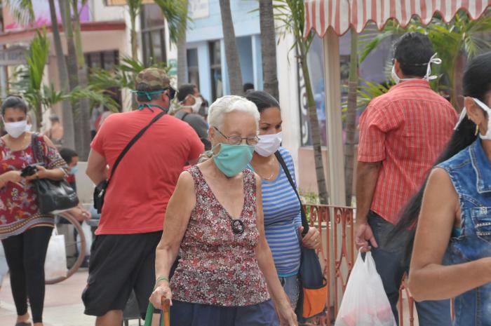 De los pacientes diagnosticados, 158 se encontraban asintomáticos, 3 384 tienen fuente de infección en casos confirmados, 10 tienen fuente de infección en el extranjero y en 2 personas se desconoce la fuente de contagio. Autóctonos 3 386.