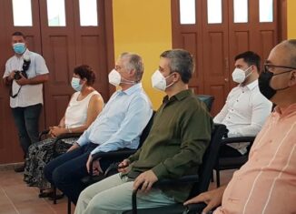 El presidente Miguel Díaz-Canel asistió esta mañana al acto de reanudación del curso escolar efectuado en la recién inaugurada escuela politécnica “Carlos Rafael Rodríguez”, de La Habana Vieja.