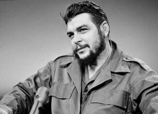 Entre 1965 y 1967, el guerrillero argentino-cubano combatió en el Congo y en Bolivia, en este último país fue capturado y asesinado por el ejército, bajo las órdenes de la Agencia Central de Inteligencia de los Estados Unidos.