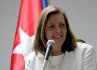 El presidente de Cuba, Miguel Díaz-Canel, felicitó hoy a la diplomática cubana Josefina Vidal, designada la víspera como nueva viceministra de Relaciones Exteriores de la isla antillana, a quien deseó éxitos en su gestión.