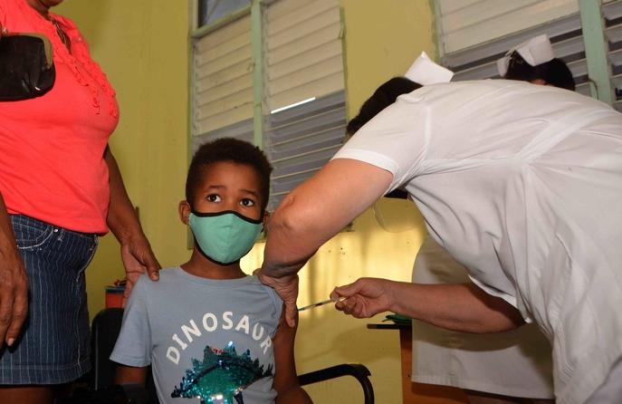 La población pediátrica de Cuba de seis años a 11 meses y 29 días de vida recibirá desde este lunes 11 de octubre la vacunación antigripal, destinada a prevenir complicaciones graves asociadas a la influenza estacional del hemisferio sur.