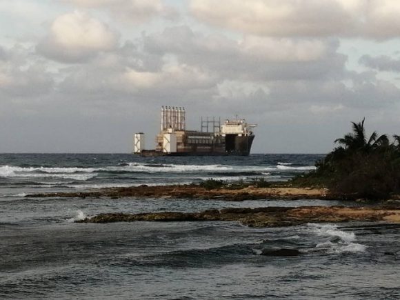 Con anterioridad, y resultado de un acuerdo entre la Mayor de las Antillas y la empresa turca Karadeniz Holding, en la bahía de Mariel radica otra de estas centrales (también llamadas patanas)