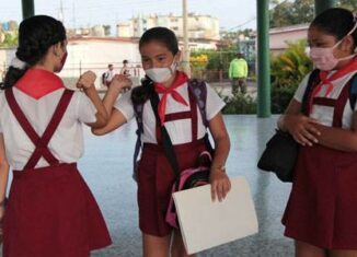 La reanudación del curso escolar, de manera presencial, con la mayoría de los estudiantes y trabajadores vacunados, esta matizada por la alegría de nuestros niños, adolescentes y jóvenes por el reencuentro con sus maestros y compañeros de estudio