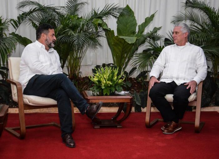 Díaz-Canel agradecióa Manu Pineda la postura firme que ha mantenido junto a eurodiputados de la izquierda en el Parlamento europeo, para detener los intentos de singularizar a Cuba y eliminar el Acuerdo de Diálogo Político y de Cooperación.