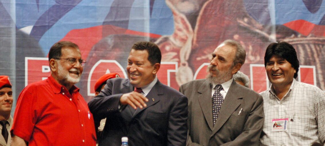 A principio de la década de los 90, funda junto a Lula Da Silva el Foro de Sao Paulo y sesionan en La Habana eventos sobre Globalización y Problemas del Desarrollo que le dan a los movimientos progresistas armas con las cuales continuar la lucha ideológica.
