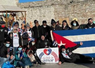 El recorrido comenzó hace cinco días con una asamblea pública en Asís, cuna de San Francisco, encabezada por Carlos Lazo, coordinador de Puentes de Amor; Michele Curto, presidente de Aicec; y Ada Galano, responsable de Conaci.