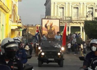 Entre banderas cubanas y del 26 de Julio, vivas a Fidel, al General de Ejército Raúl Castro y a los pinos nuevos, los lugareños volvieron a vibrar de emoción con las palabras expresadas en aquella fría madrugada de 1959