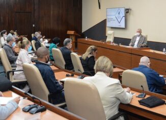 Miguel Díaz-Canel Bermúdez, evaluó la implementación del Sistema de Gestión de Gobierno basada en Ciencia e Innovación en el Ministerio de Finanzas y Precios en encuentro que sostuvo con directivos de ese ministerio y miembros de instituciones científicas y universidades.