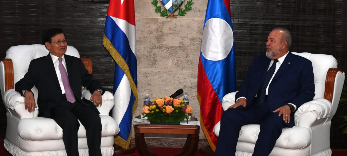 Cuba recibe a Presidente de Laos