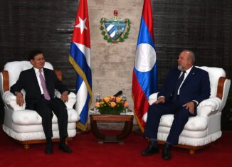 Cuba recibe a Presidente de Laos
