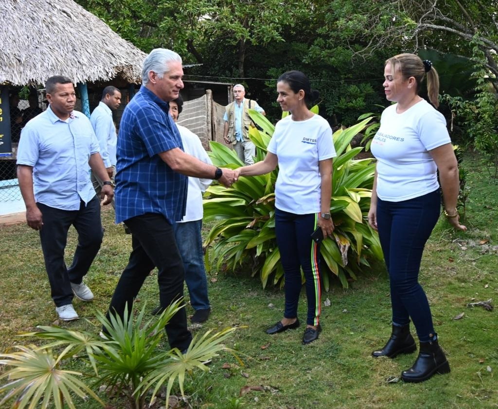 Realiza Díaz-Canel visita de trabajo en el municipio especial Isla de la Juventud